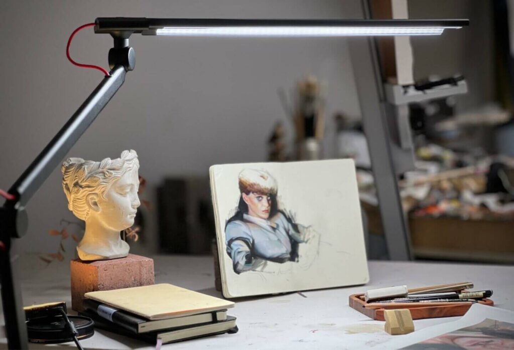 Full-Spectrum Desk Lamp